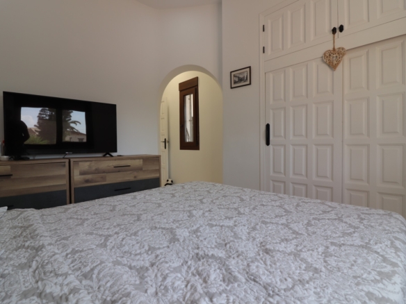 3 Bedroom Property in Daya Vieja