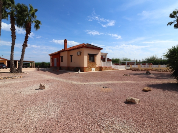 3 Bedroom Property in Daya Vieja
