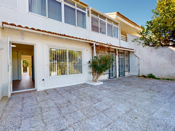 2 Bedroom Property in Orihuela Costa