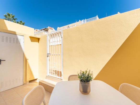 2 Bedroom Property in Orihuela Costa