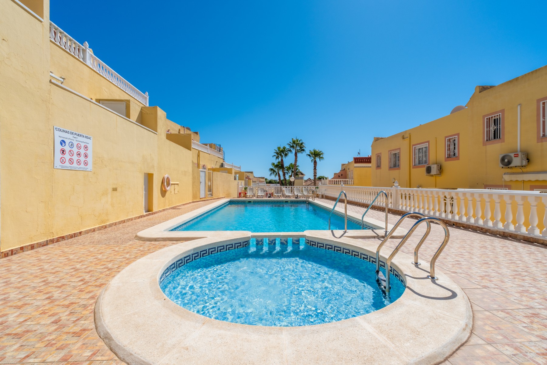 2 Bedroom Property in Orihuela Costa