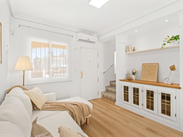 2 Bedroom Property in Orihuela Costa