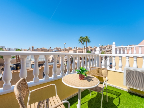 2 Bedroom Property in Orihuela Costa
