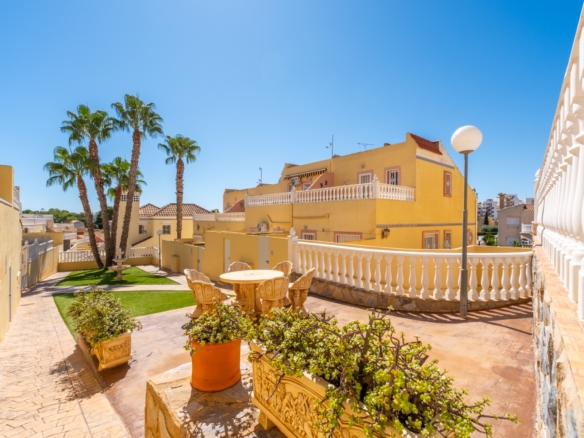 2 Bedroom Property in Orihuela Costa