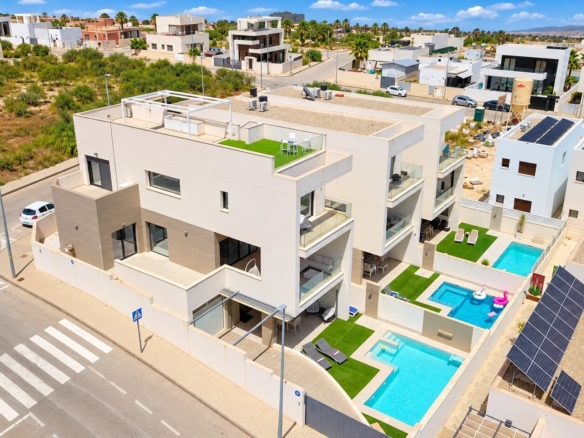 4 Bedroom Property in Benijofar